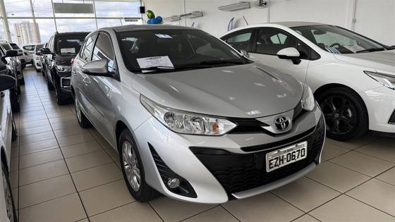TOYOTA YARIS 1.3 16V FLEX XL PLUS TECH MULTIDRIVE TOYOTA YARIS 1.3 16V FLEX XL PLUS TECH MULTIDRIVE